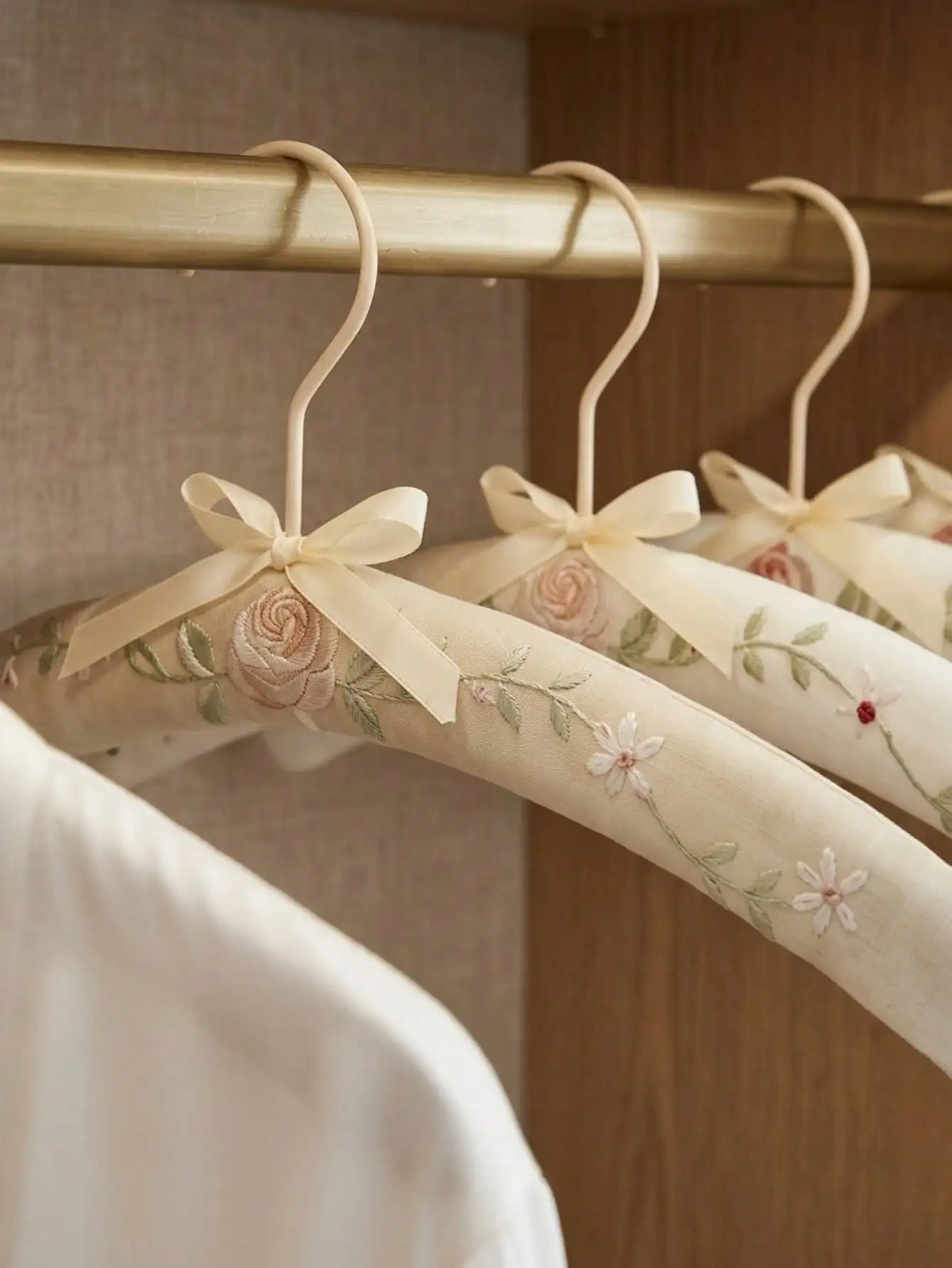 Embroidery-Covered Hanging Rac - Ribbon Bow Gift のレビューと価格