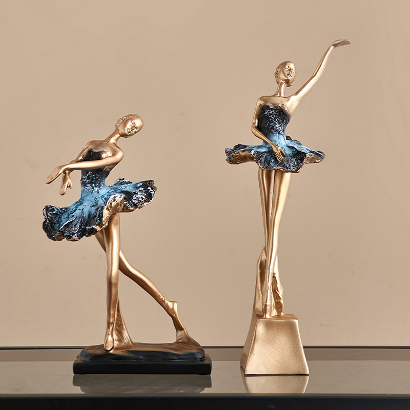 European Ballet Dancer Ornamen - Nutcracker Figurine のレビューと価格