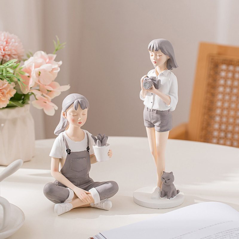 Creative Nordic Cute Girl Resi - Nutcracker Figurine のレビューと価格